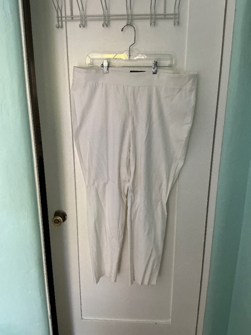 NWT Women’s White Pull-On Stretch Pants Plus Size Casual Comfort Capri Pants, 2X